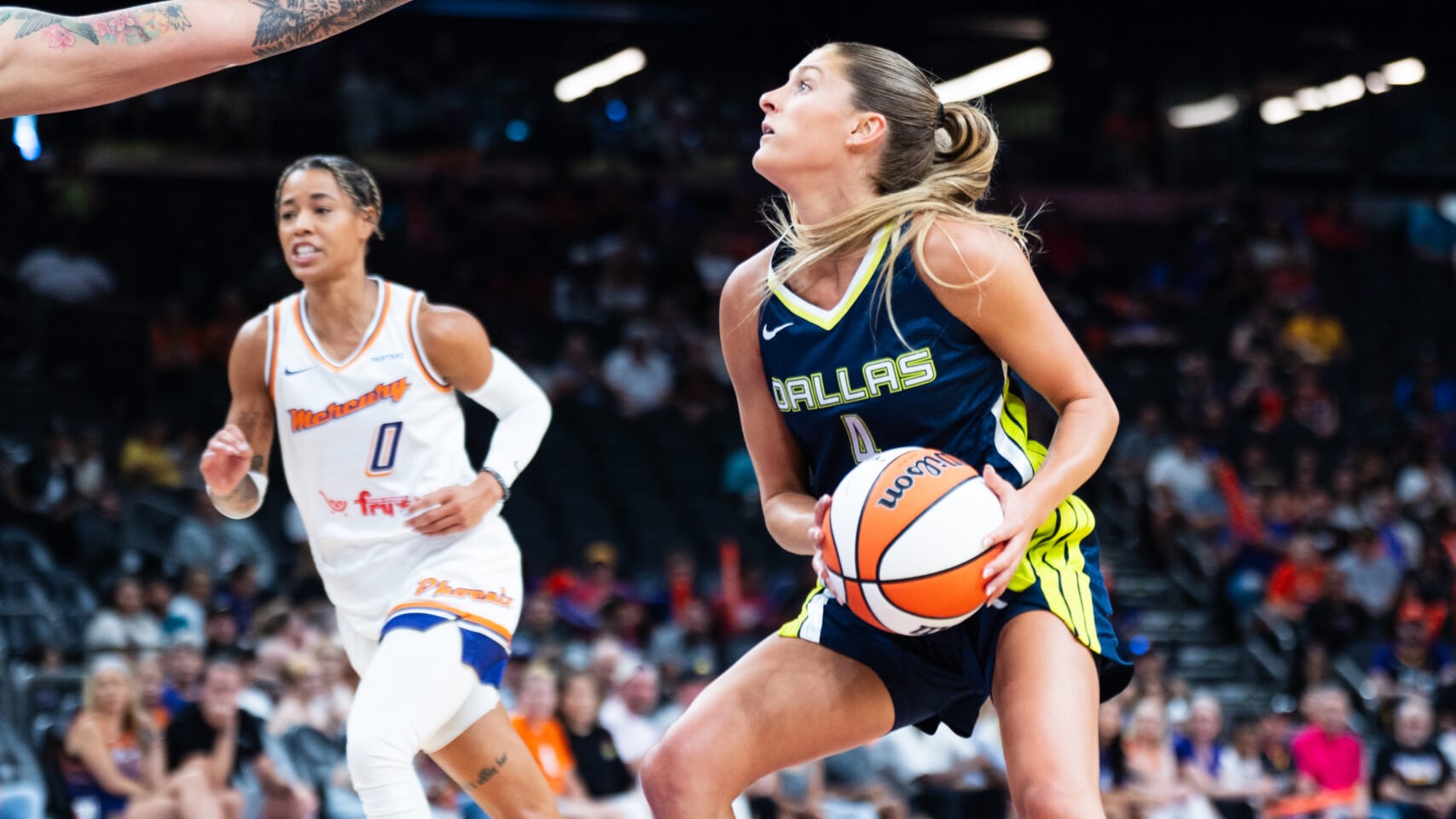 Ogunbowale Sets Assists Mark But Wings Fall at Mercury